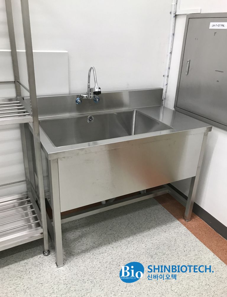 Cage Sink Table