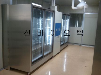 ENVIRONMENT CONTROLLED REARING SYSTEM