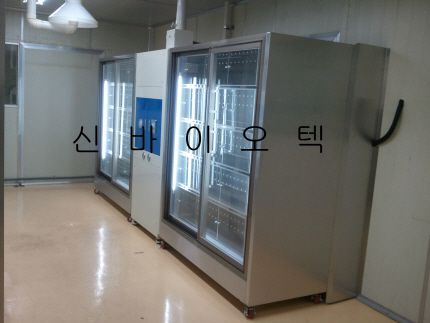 ENVIRONMENT CONTROLLED REARING SYSTEM 