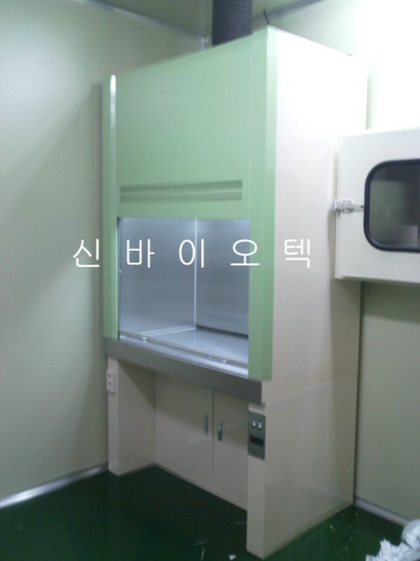 FUME HOOD